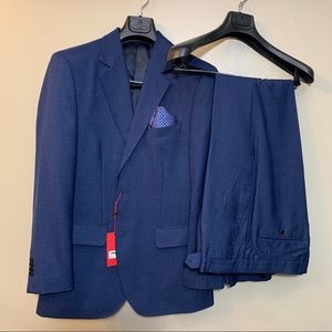 🆕 NWT Louis Féraud Paris men’s Beautiful Navy Blue suit